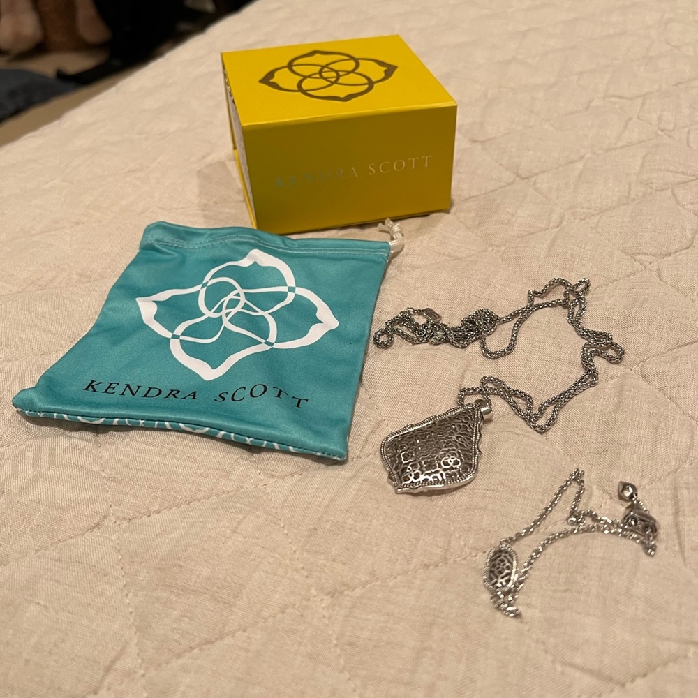 EUC Elaina bracelet